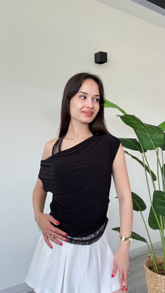 Luna Dantel Detaylı Bluz